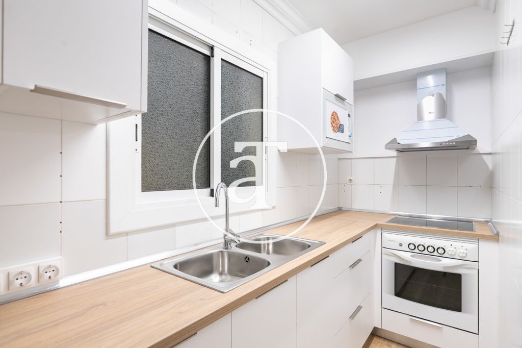 Monthly rental apartment with 2 bedrooms, 1 bathroom and balcony in Nou Barris 9