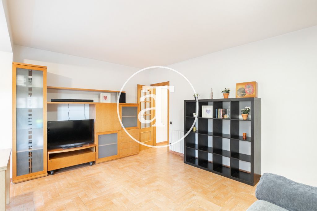 Monthly rental apartment with 2 bedrooms, 1 bathroom and balcony in Nou Barris 7