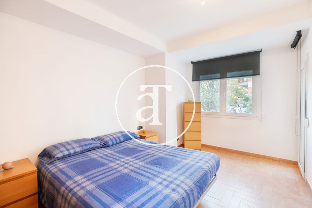 Monthly rental apartment with 2 bedrooms, 1 bathroom and balcony in Nou Barris 13