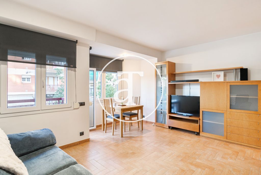 Monthly rental apartment with 2 bedrooms, 1 bathroom and balcony in Nou Barris