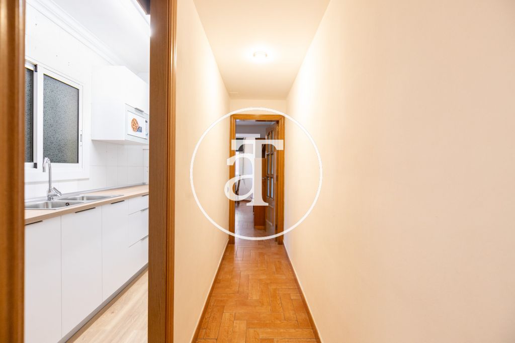 Monthly rental apartment with 2 bedrooms, 1 bathroom and balcony in Nou Barris 8