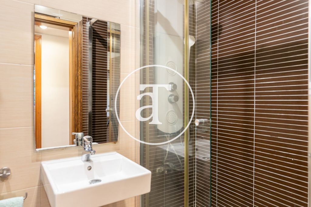 Monthly rental apartment with 2 bedrooms, 1 bathroom and balcony in Nou Barris 19