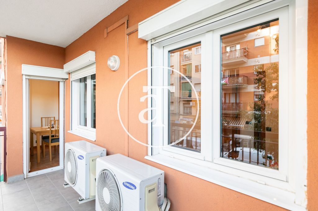 Monthly rental apartment with 2 bedrooms, 1 bathroom and balcony in Nou Barris 2