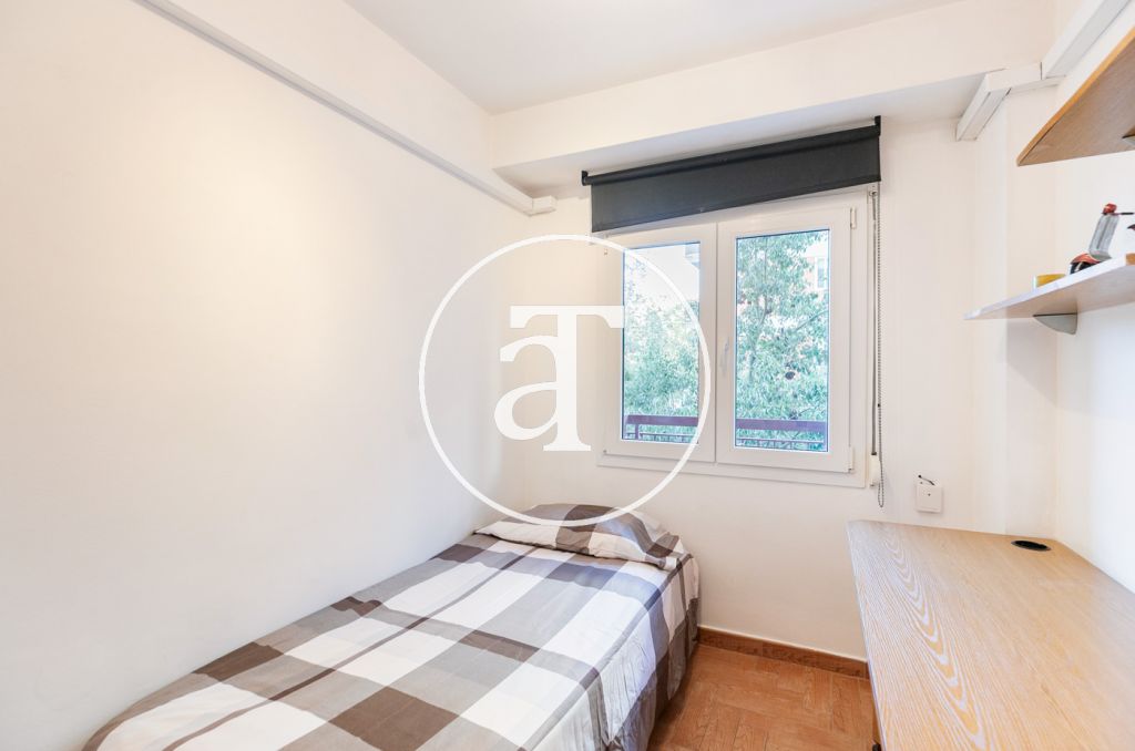 Monthly rental apartment with 2 bedrooms, 1 bathroom and balcony in Nou Barris 22