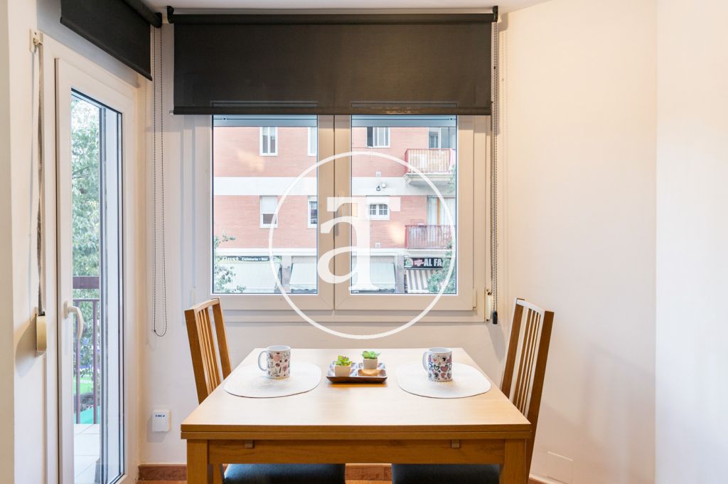 Monthly rental apartment with 2 bedrooms, 1 bathroom and balcony in Nou Barris 6