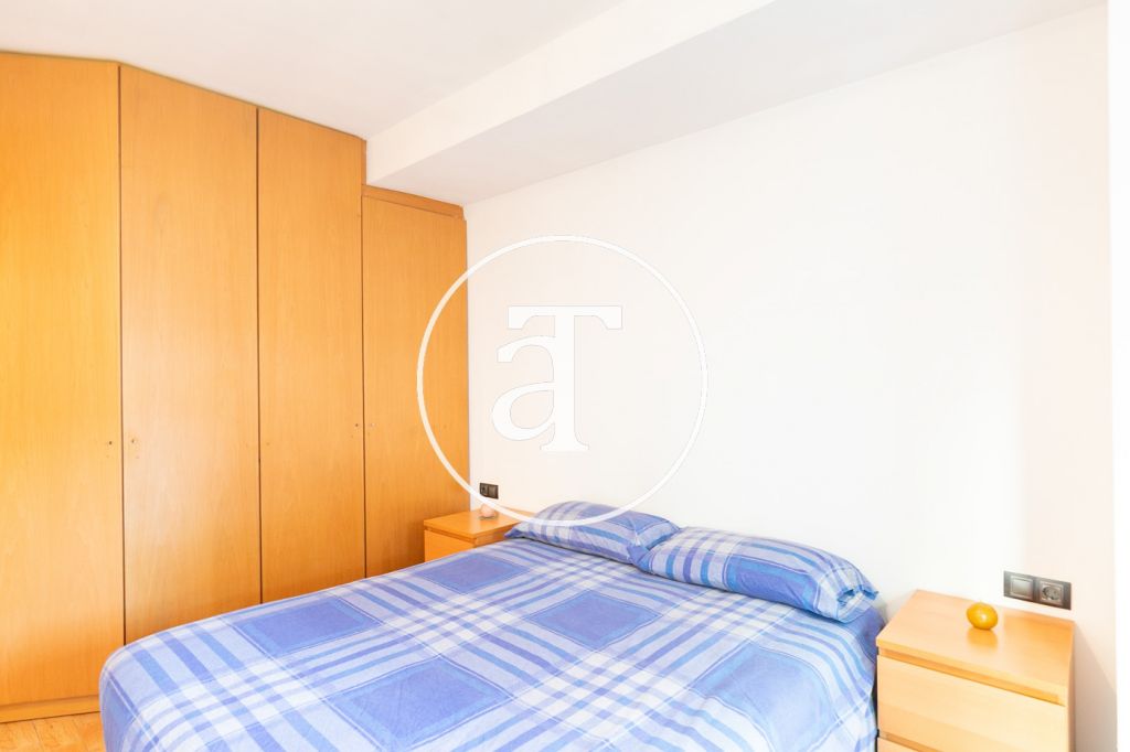 Monthly rental apartment with 2 bedrooms, 1 bathroom and balcony in Nou Barris 16