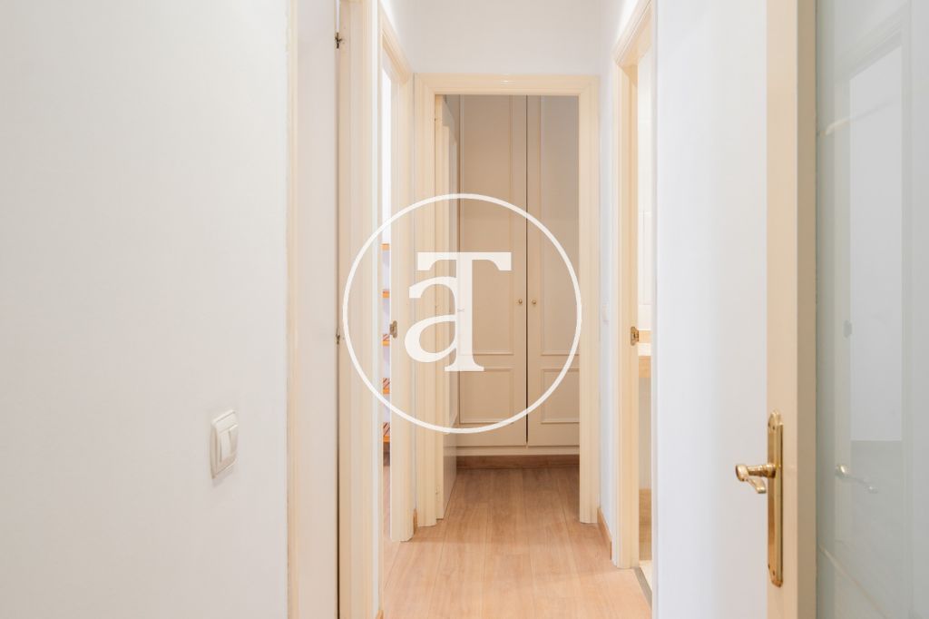 Appartement de location mensuelle de 3 chambres et 2 salles de bain à Sants-Montjuïc 11