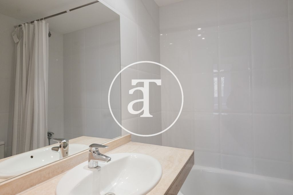 Appartement de location mensuelle de 3 chambres et 2 salles de bain à Sants-Montjuïc 22