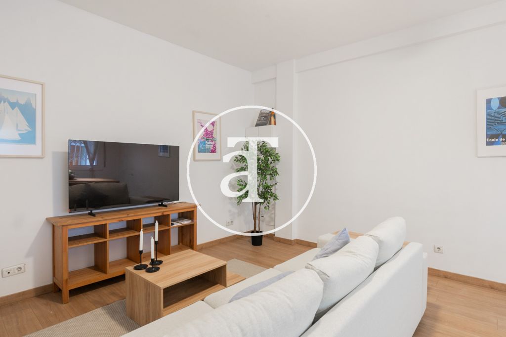 Appartement de location mensuelle de 3 chambres et 2 salles de bain à Sants-Montjuïc 4