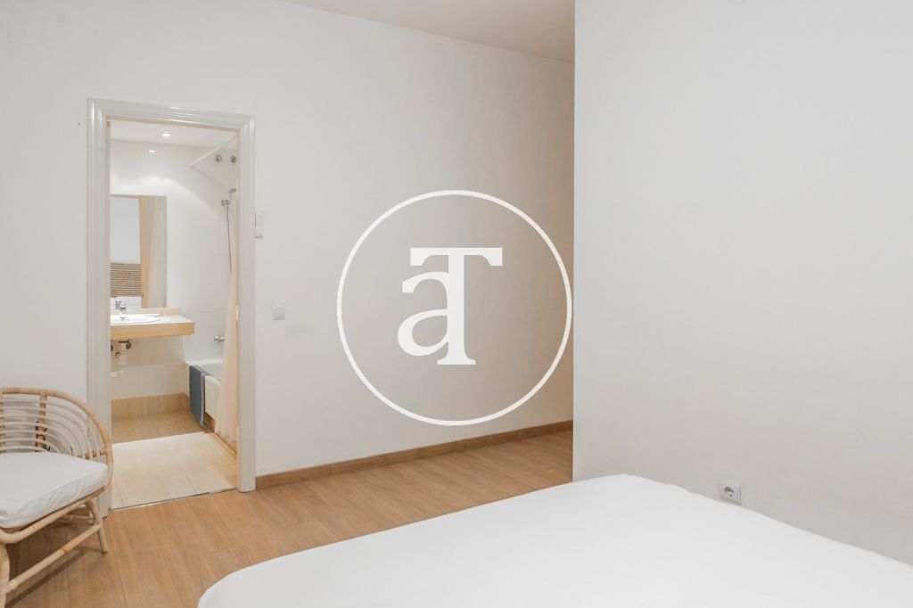 Appartement de location mensuelle de 3 chambres et 2 salles de bain à Sants-Montjuïc 15