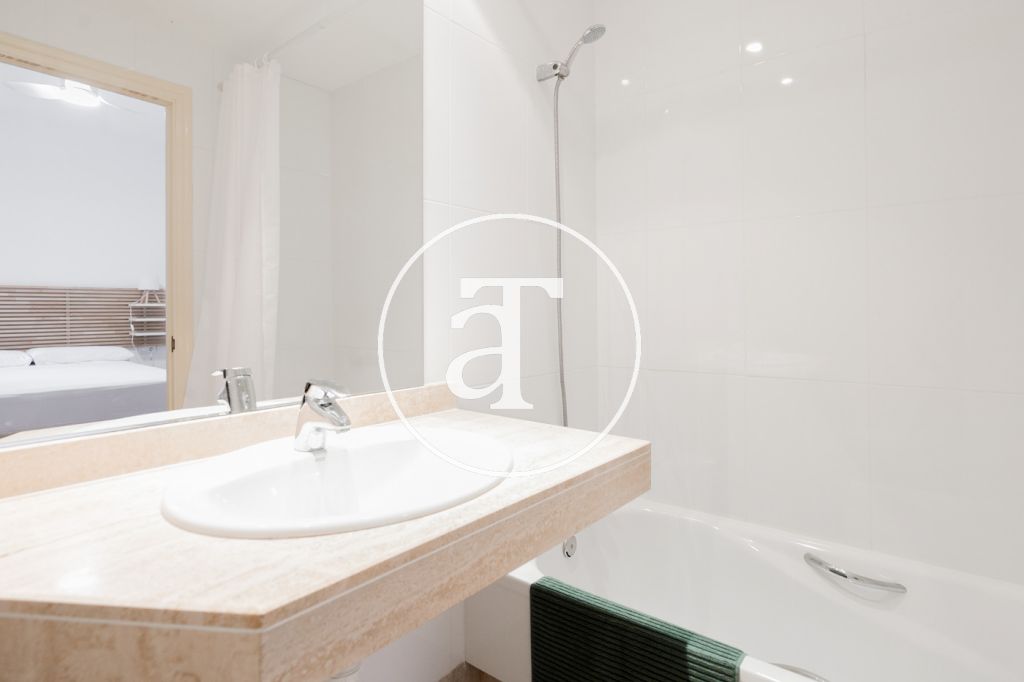 Appartement de location mensuelle de 3 chambres et 2 salles de bain à Sants-Montjuïc 18