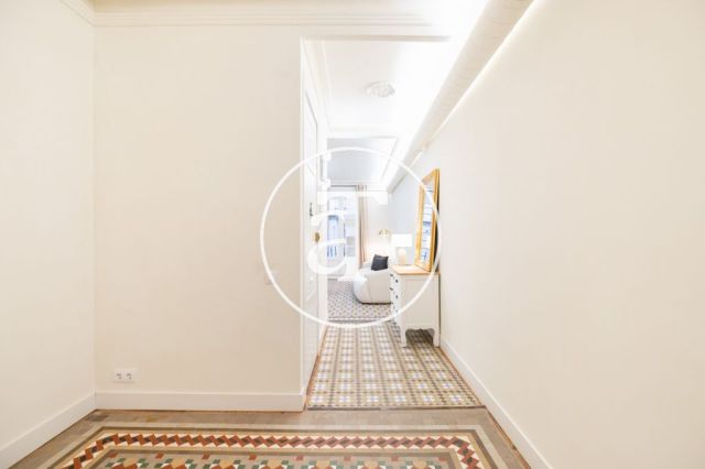 Appartement en location temporaire avec 2 chambres, un bureau et une salle de bains avec balcon dans le quartier gothique 16