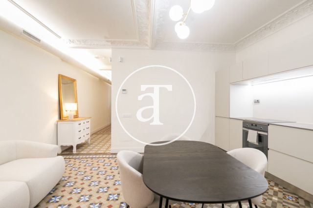 Appartement en location temporaire avec 2 chambres, un bureau et une salle de bains avec balcon dans le quartier gothique 11