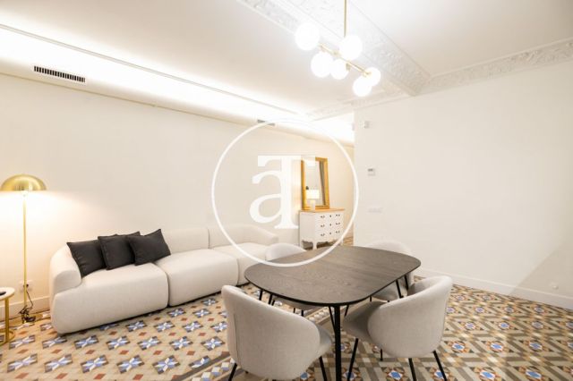 Appartement en location temporaire avec 2 chambres, un bureau et une salle de bains avec balcon dans le quartier gothique 10