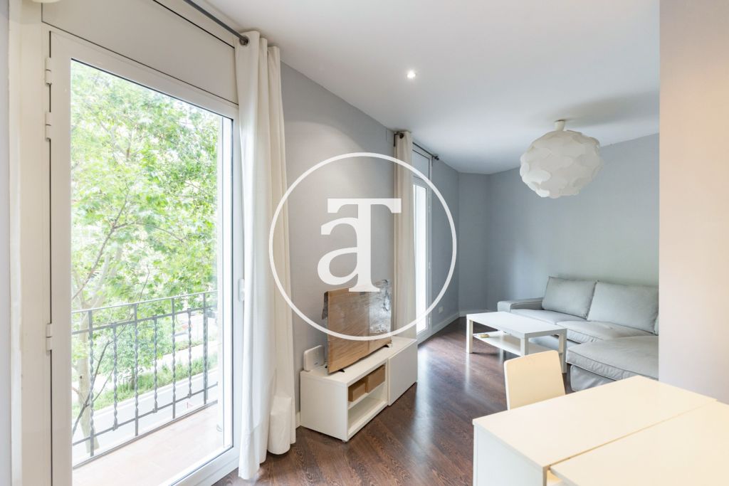 Piso de alquiler temporal de 1 habitación, 1 baño y balcón en Sant Andreu en zona bien conectada