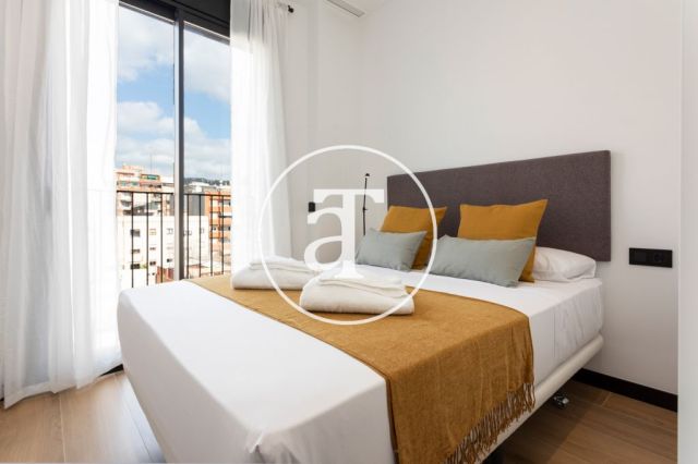 Piso de alquiler temporal de 3 habitaciones y 2 baños en el Eixample 26