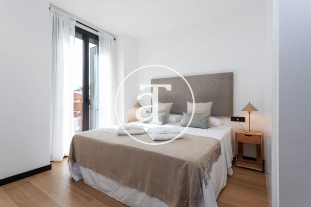 Piso de alquiler temporal de 3 habitaciones y 2 baños en el Eixample 20