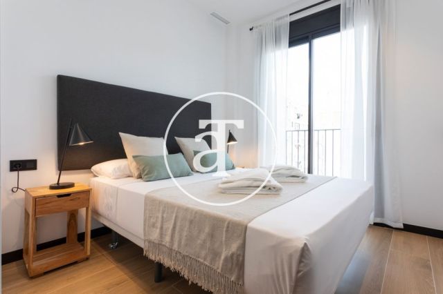 Piso de alquiler temporal de 3 habitaciones y 2 baños en el Eixample 15