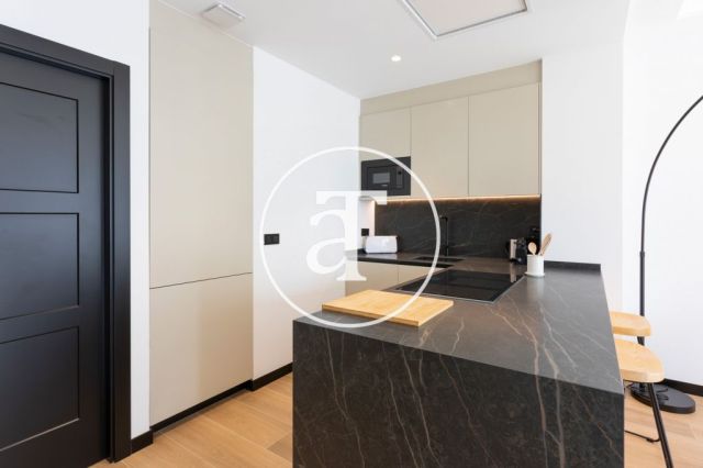 Piso de alquiler temporal de 3 habitaciones y 2 baños en el Eixample 11