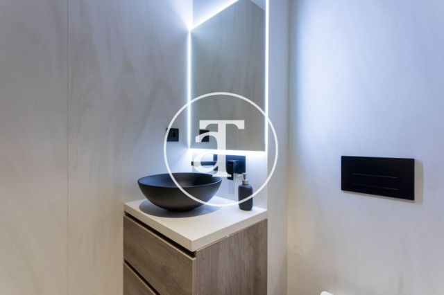 Piso de alquiler temporal de 3 habitaciones y 2 baños en el Eixample 24