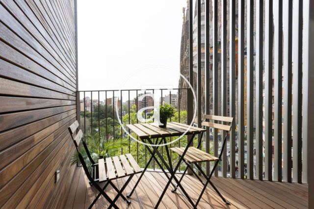 Piso de alquiler temporal de 1 habitación y 1 baño con balcón con impresionantes vistas a la Sagrada Familia 6
