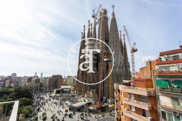Piso de alquiler temporal de 1 habitación y 1 baño con balcón con impresionantes vistas a la Sagrada Familia 31