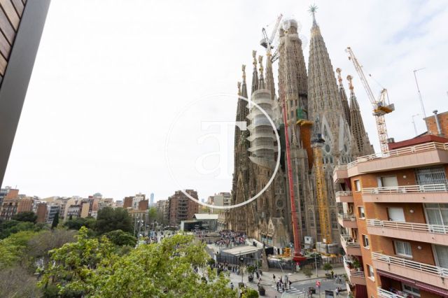 Piso de alquiler temporal de 1 habitación y 1 baño con balcón con impresionantes vistas a la Sagrada Familia 20