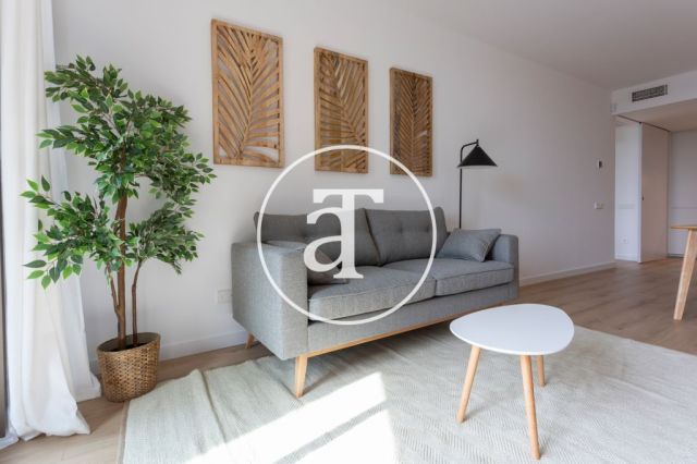 Piso de alquiler temporal de 1 habitación y 1 baño con balcón con impresionantes vistas a la Sagrada Familia 8