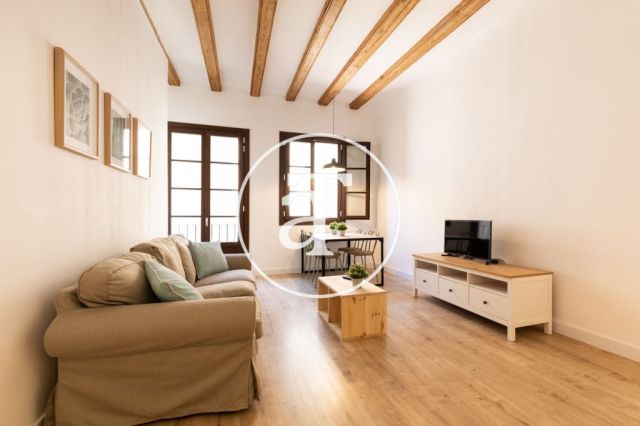 Piso de alquiler temporal con 1 habitación y despacho en zona céntrica de Barcelona 3
