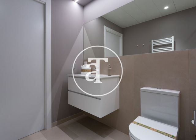 Piso de alquiler temporal de 2 habitaciones y piscina compartida a un paso de Av. Diagonal 18