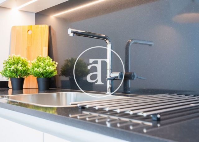 Monthly rental apartment with 2 bedrooms and shared pool close to Diagonal Av. 12