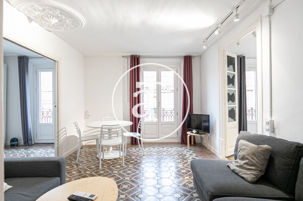 Fantástico apartamento amueblado de 3 habitaciones en céntrica zona de Barcelona 2