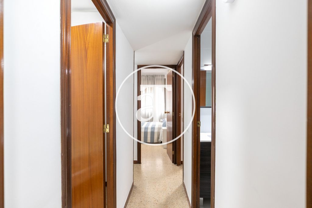 Appartement en location temporaire avec 3 chambres, bureau, 1 salle de bain et patio à Sant Andreu 11