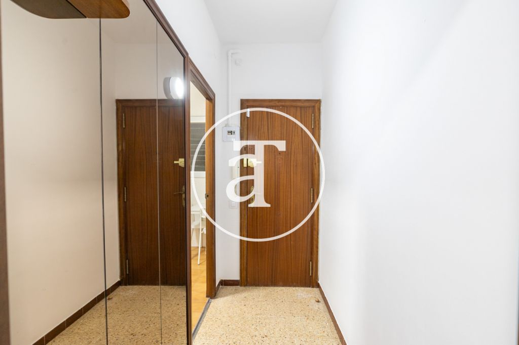 Appartement en location temporaire avec 3 chambres, bureau, 1 salle de bain et patio à Sant Andreu 6