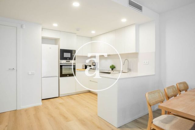 Monthly rental duplex with 3 bedrooms and interior courtyard in Hospitalet de Llobregat 13