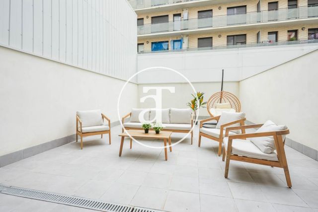 Monthly rental duplex with 3 bedrooms and interior courtyard in Hospitalet de Llobregat 6
