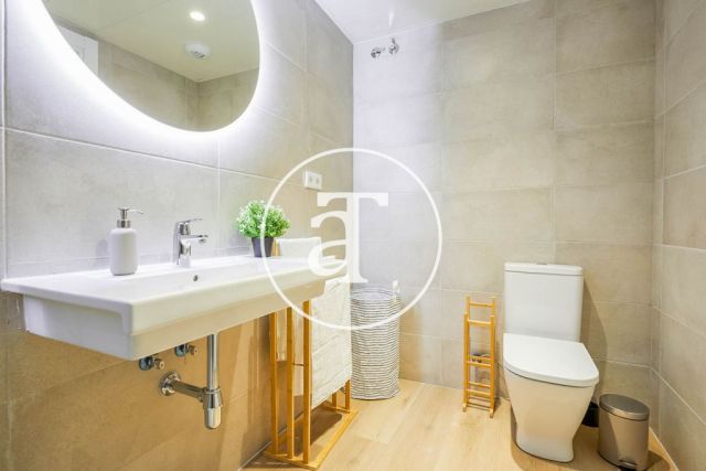 Monthly rental duplex with 3 bedrooms and interior courtyard in Hospitalet de Llobregat 20