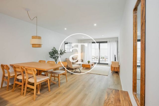 Monthly rental duplex with 3 bedrooms and interior courtyard in Hospitalet de Llobregat 1