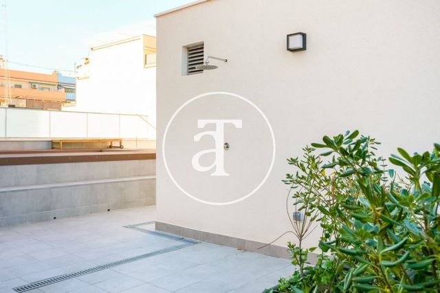 Monthly rental duplex with 3 bedrooms and interior courtyard in Hospitalet de Llobregat 44