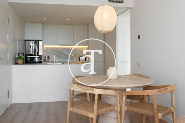 Monthly rental apartment with 2 bedrooms and 2 bathrooms with balcony and stunning views of the Sagrada Familia. 11