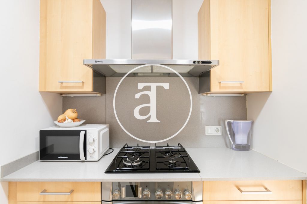 Appartement en location temporaire avec 1 chambre et 1 salle de bain, balcon et vue sur Collserola à Sants 17