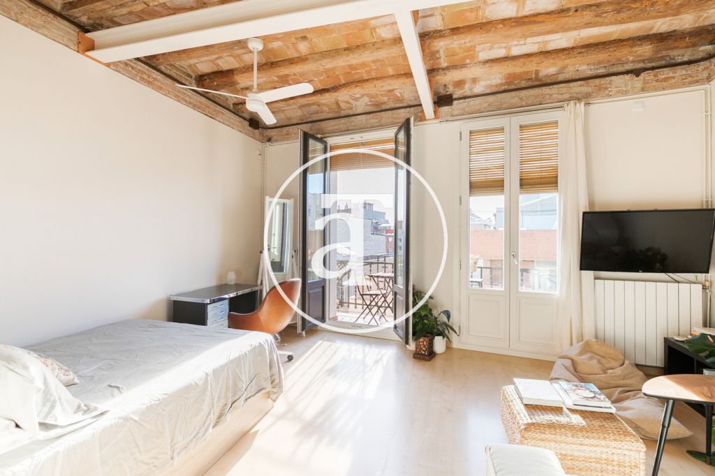 Appartement en location temporaire avec 1 chambre et 1 salle de bain, balcon et vue sur Collserola à Sants 10