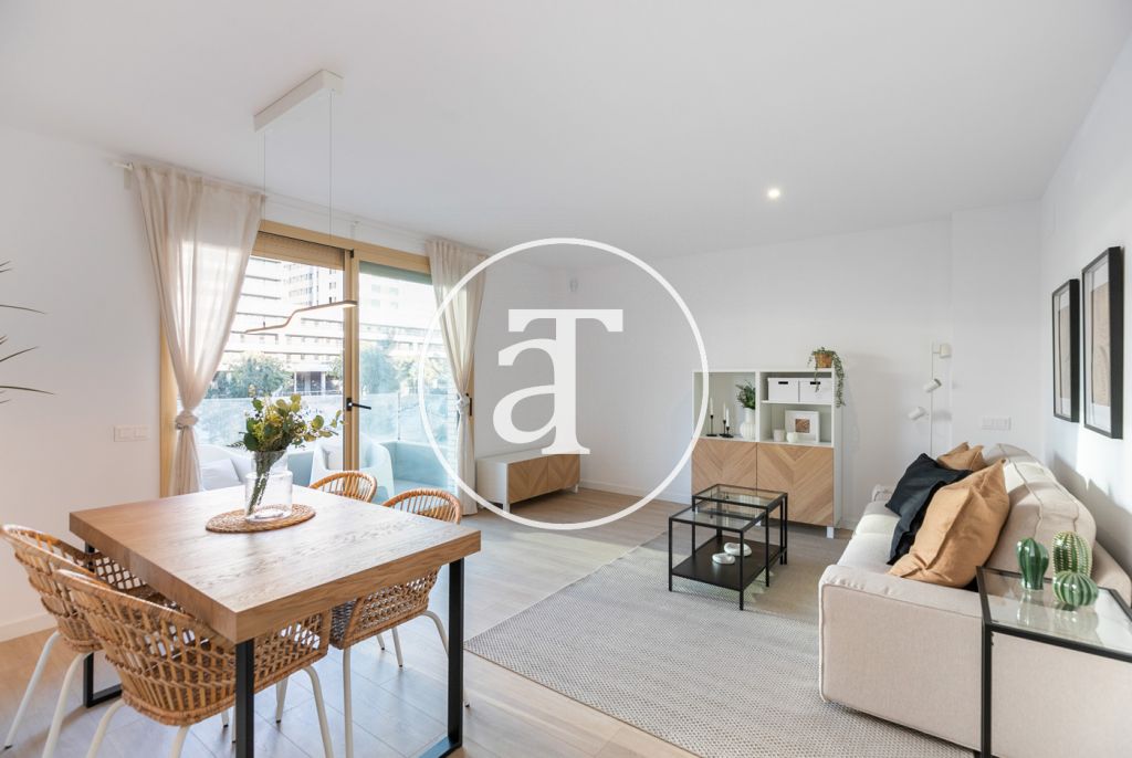 Appartement en location temporaire avec 2 chambres, bureau, terrasse et balcon à Badalona