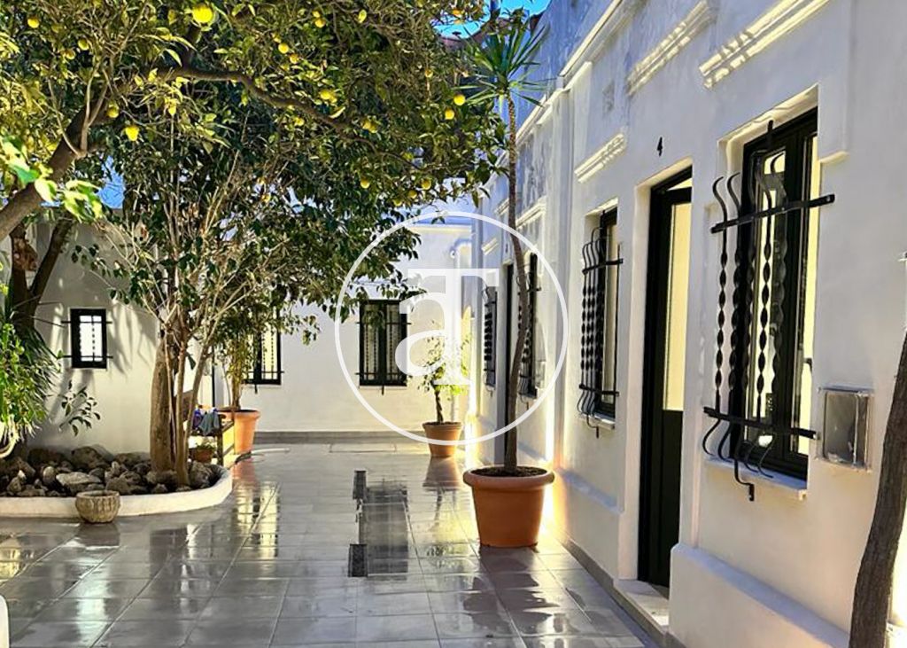 Maison de location temporaire avec 2 chambres et terrasse à quelques pas du Parc Güell