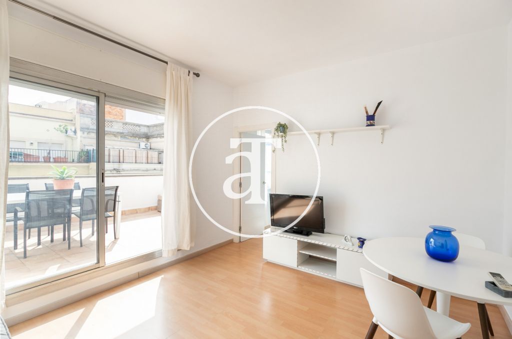 Ático de alquiler temporal de 1 habitación y terraza a unos pasos del Parque del Turó