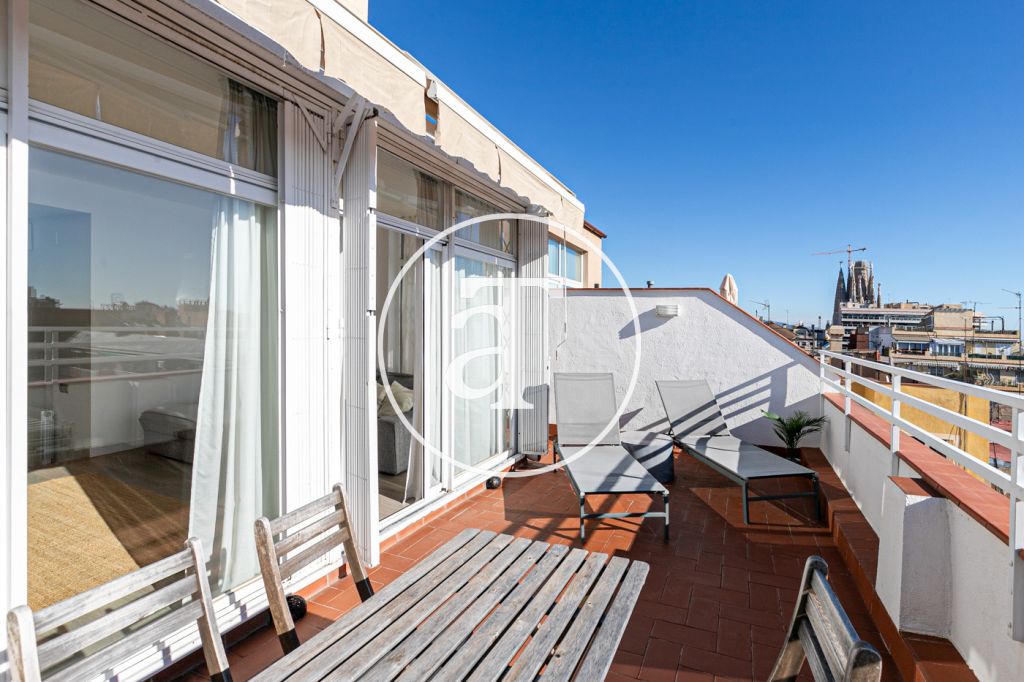 Appartement en location temporaire avec 2 chambres et 2 terrasses, à deux pas de la gare de Verdaguer