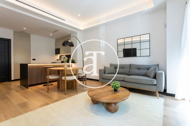 Piso de alquiler temporal de 3 habitaciones y 2 baños en el Eixample 11