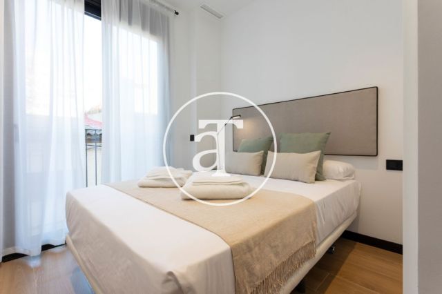 Piso de alquiler temporal de 3 habitaciones y 2 baños en el Eixample 16