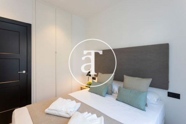 Piso de alquiler temporal de 3 habitaciones y 2 baños en el Eixample 22