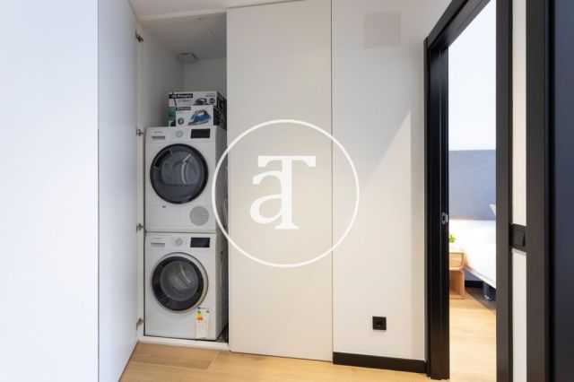 Piso de alquiler temporal de 3 habitaciones y 2 baños en el Eixample 15